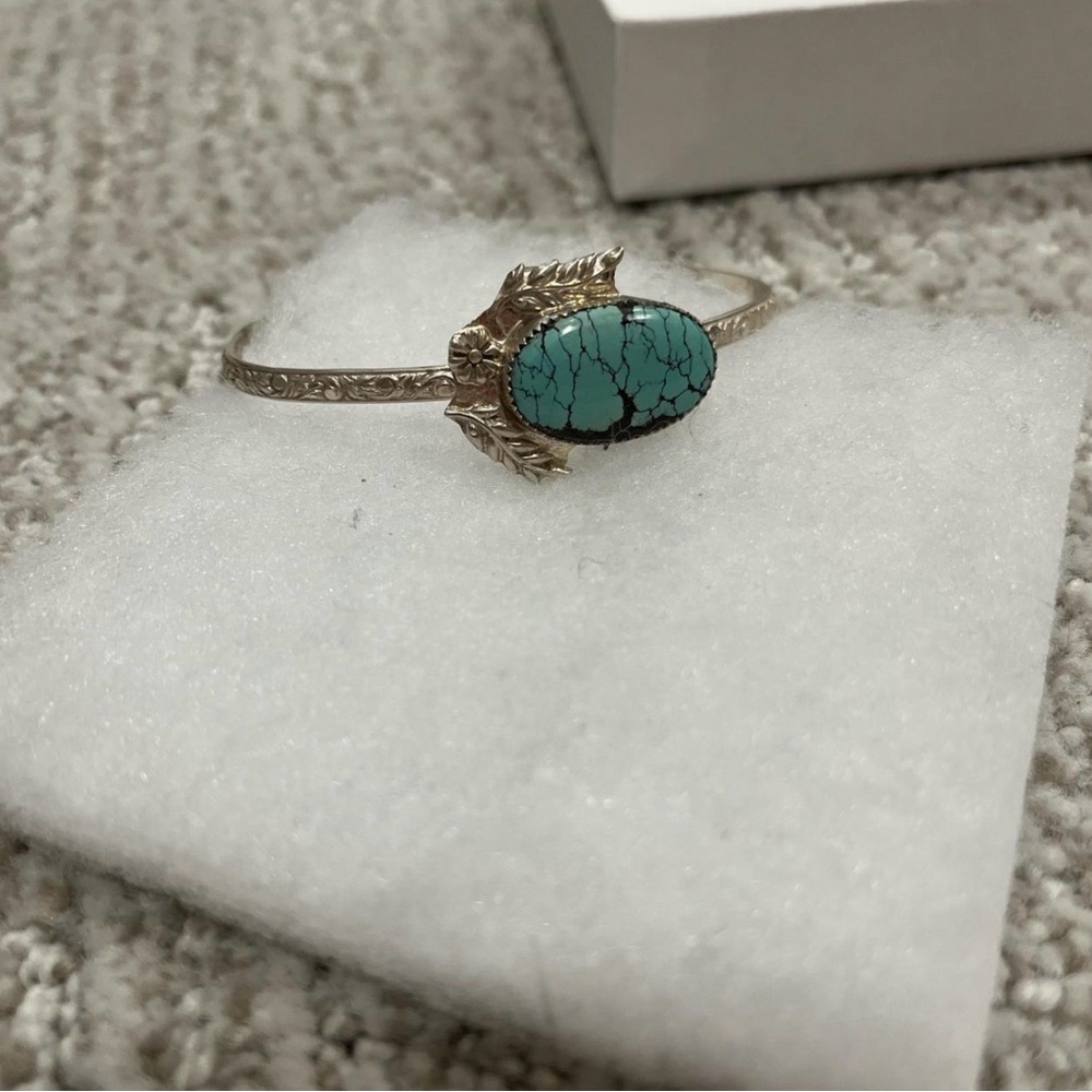 Turquoise Stone Silver Ring - Picture 2 of 5